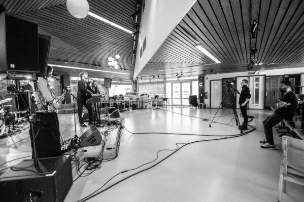 Thijs Boontjes Dans - en Showorkest -  17-05-20 - Livestream - Tolhuistuin Amsterdam - Afbeelding 6
