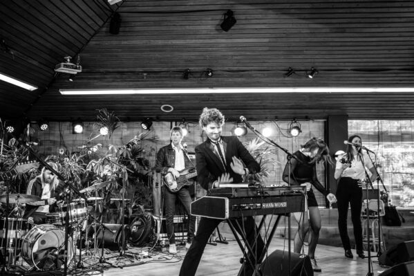 Thijs Boontjes Dans - en Showorkest -  17-05-20 - Livestream - Tolhuistuin Amsterdam - Afbeelding 9